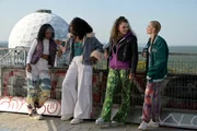 l-r: Yasmin Monet Prince als Ruth, Vivian Oparah als Stink, Isidora Fairhurst als Nesi,  Leah McNamara als Tara