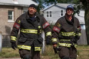 Pictured: (l-r) Joe Minoso as Joe Cruz, Taylor Kinney as Kelly Severide.