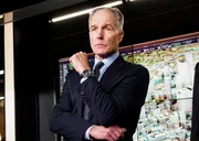 Robert Hicks (Patrick St. Esprit).