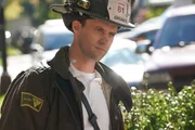 Jesse Spencer als Matthew Casey.