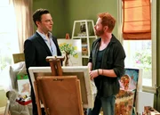 L-R: Charlie Bingham (Justin Kirk) und Mitchell Pritchett (Jesse Tyler Ferguson)