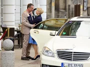 Kathrin Globisch (Andrea Kathrin Loewig) ist gerade mit Alexander Weber (Heio von Stetten) aus Paris zur&uuml;ckgekehrt. Der Aufenthalt in der Stadt der Liebe hat bei Kathrin die letzten Zweifel ausger&auml;umt. Alexander hingegen wird klar, dass er Kathrin fr&uuml;her oder sp&auml;ter die Wahrheit sagen muss.