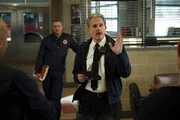 Kelly Severide (Taylor Kinney, l.), Chief Carl Grissom (Gary Cole)