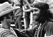 Malaysia zur Kolonialzeit. Sandokan (Kabir Bedi) und Yanez (Philippe Leroy) widersetzen sich den M&auml;nnern im Dienst der englischen Krone.