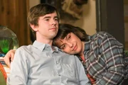 Dr. Shaun Murphy (Freddie Highmore), Lea Dilallo (Paige Spara) Dr. Shaun Murphy (Freddie Highmore), Lea Dilallo (Paige Spara)