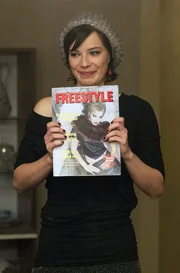 Lisa (Saskia Rosendahl) hat es aufs Zeitschriftencover geschafft.