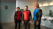 (v.l.n.r.) Lieutenant Talla Keyali (Jessica Szohr); Lieutenant Gordon Malloy (Scott Grimes); Lieutenant Commander Bortus (Peter Macon) (v.l.n.r.) Lieutenant Talla Keyali (Jessica Szohr); Lieutenant Gordon Malloy (Scott Grimes); Lieutenant Commander Bortus (Peter Macon)