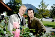 ORF-Premiere: "Die Alpenklinik - Aus heiterem Himmel". Im Bild (v.li.): Albert Fortell (Anton Rosner), Erol Sander (Daniel Guth).