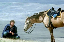 Kevin Costner spielt in seinem Film "Der mit dem Wolf tanzt" den einsamen Soldaten Leutnant John Dunbar vor einer historischen Kulisse.