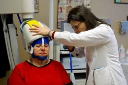 Rosella Vicecontis Neuanfang: Durch tiefe Hirnstimulation am Mail&auml;nder San Giuseppe Hospital gelingt ihr der Kampf gegen Adipositas &ndash; und ein Leben mit weniger Gewicht.