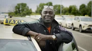 Cissé mit seinem Taxi. Cissé mit seinem Taxi.