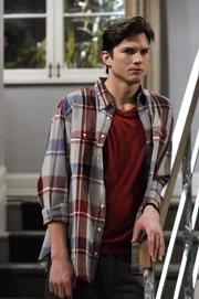 W&auml;hrend Alan hofft, wieder mit Lydnsey zusammen zu kommen, l&auml;sst sich Walden (Ashton Kutcher) von Berta einen neuen Look verpassen ...