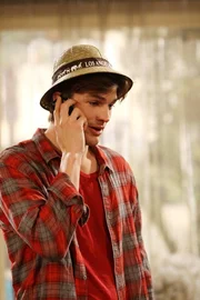 Das Sexleben von Walden (Ashton Kutcher) und Zoey l&auml;uft nicht besonders gut, deshalb hat Walden einen ganz besonderen Plan ...