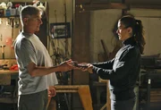 Gibbs (Mark Harmon, l.) steht vor einer schwierigen Aufgabe, da er Zivas (Cote de Pablo, r.) Schicksal in seinen Händen hält ... Gibbs (Mark Harmon, l.) steht vor einer schwierigen Aufgabe, da er Zivas (Cote de Pablo, r.) Schicksal in seinen Händen hält ...