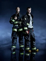 Kelly Severide (Taylor Kinney, l.), Matthew Casey (Jesse Spencer)