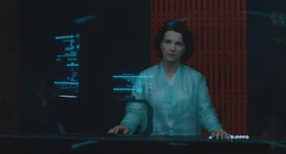 Dr. Ouelet (Juliette Binoche)