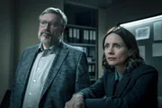 Calvin Baxter (Mark Benton, l.); Bea Metcalf (Laura Fraser, r.)
