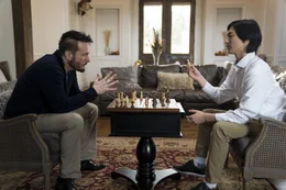 l-r: Michael Eklund als Winna und Ryan Xue als Chess Master l-r: Michael Eklund als Winna und Ryan Xue als Chess Master