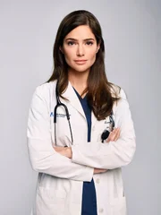 Dr. Lauren Bloom (Janet Montgomery)