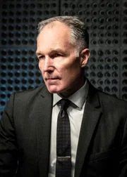 Robert Hicks (Patrick St. Esprit)