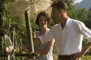 Ein Forschungsprojekt verschl&auml;gt Walter (Edward Norton, r.) und Kitty (Naomi Watts, l.) nach China, wo Kitty den attraktiven Charlie Townsend kennenlernt und eine Aff&auml;re mit ihm beginnt. Als Walter dies herausfindet zwingt er sie ihn weit weg vom Geliebten in eine von der Cholera heimgesuchte Stadt zu begleiten.  Inmitten der Umgebung voller Tod lernen die beiden sich erstmals wirklich kennen ...