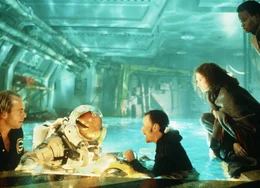 Gef&auml;hrliche Mission: John Bedford Lloyd als Jammer, Ed Harris als Bud Brigman, Todd Graff als Hippy, Mary Elizabeth Mastrantonio als Lindsey, Kimberly Scott als One Night (Copyright SRF/Kineos)