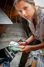 Clari findet einen Haufen Geld