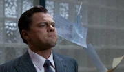New York in den fr&uuml;hen 1990er Jahren. Der aufstrebende Aktienh&auml;ndler Jordan Belfort (Leonardo DiCaprio) gr&uuml;ndet mit Anfang 20 die Maklerfirma "Stratton Oakmont", mit der er schnell zum Shootingstar der New Yorker B&ouml;rse wird. Sein Spitzname lautet "Wolf of Wall Street" und mit seiner "Wolfsbande" l&auml;sst er sich auf illegale Gesch&auml;fte ein ...
