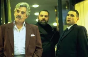 Auf der Jagd nach einem riesigen Diamanten: (v.l.n.r.) Avi (Dennis Farina), Bullet Tooth Tony (Vinnie Jones) und Boris (Rade Serbedzija) ...