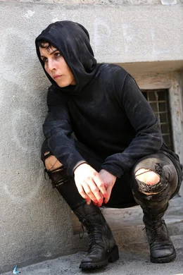 Thursday (Noomi Rapace) ist auf der Flucht.