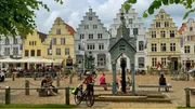 Friedrichstadt an der Eider - von Holl&auml;ndern erbaut. Mit seinen Grachten eines der sch&ouml;nsten St&auml;dtchen Schleswig-Holsteins.