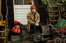 Beim Auszug ihrer Tochter wird Schaufensterdekorateurin Tanja bewusst, dass das Leben an ihr vorbeigerannt ist. Aber auch Lisa (Lena Klenke) wei&szlig; nicht so recht, wohin sie eigentlich will.