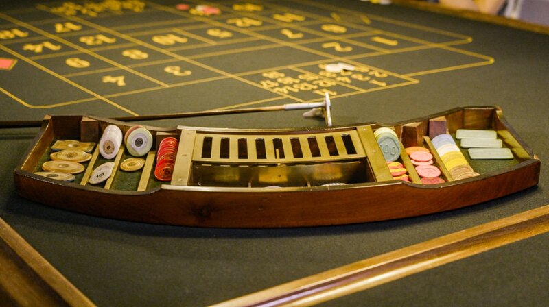 Russisch Roulette – Dostojewski und die Sehnsucht nach Baden-Baden / Dostojewski und die Sehnsucht nach dem Westen (D, 2021)