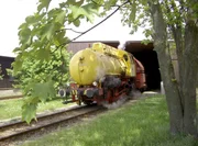 Im bayrischen Burgkirchen an der Alz gibt es einen Industriepark, wo noch heute Dampfspeicherlokomotiven ab und zu im Einsatz sind. Franzi, gebaut 1951 von Krauss-Maffei in M&uuml;nchen, tat f&uuml;r Eisenbahn-Romantik ihren letzten Dienst.