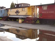 Im Red Caboose Motel kann man die Nacht in alten Eisenbahn-Begleitwagen verbringen.