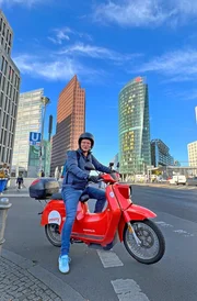 Michael Friemel auf Emmy-Roller am Potsdamer Platz.
