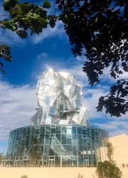 LUMA - Arles im Abendlicht