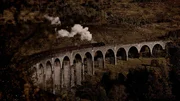 Die Eisenbahn revolutioniert das Leben im 19. Jahrhundert. Sie wird aber auch zum Ort des Verbrechens. +++ Die Eisenbahn revolutioniert das Leben im 19. Jahrhundert. Sie wird aber auch zum Ort des Verbrechens. +++