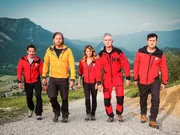 Auf die Bergretter Markus (Sebastian Str&ouml;bel, 2.v.l.) Katharina (Luise B&auml;hr, M.), Tobi (Markus Brandl, l.), Rudi (Michael Pascher, r.) und Michi (Robert Lohr, 2.v.r.) ist Verlass.