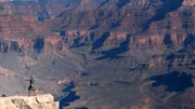 Die Ph&auml;nomene des globalen Tourismus werden auf eine reflektierte Art und Weise gezeigt.