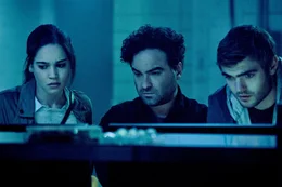 (v.l.n.r.) Julia (Matilda Lutz); Gabriel (Johnny Galecki); Holt (Alex Roe)