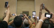 Die Ph&auml;nomene des globalen Tourismus werden auf eine reflektierte Art und Weise gezeigt.