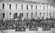 Portr&auml;t einer Gruppe preu&szlig;ischer Artilleristen vor dem Fort de Nogent nach dem Waffenstillstand vom 28. Januar 1871