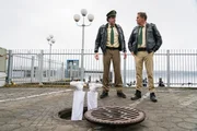 Hubert (Christian Tramitz) und Staller (Helmfried von L&uuml;ttichau) bei dem &uuml;beraus skurrilen Tatort.