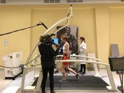 L&auml;uferin Steffi Platt und Sportmedizinerin Claudia R&ouml;mer beim Fitness-Test in der sportmedizinischen Abteilung der Charit&eacute;, Berlin.