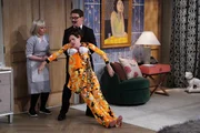 Karen Walker (Megan Mullally, l.); Jack McFarland (Sean Hayes, oben); Val Bassett (Molly Shannon, unten)