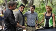 Jim (Matt Passmore, l.), Carlos (Carlos Gomez, 2.v.l.), Daniel (Jordan Wall) und Colleen Manus (Michelle Hurd)