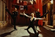 L-R: Dylan Sanders (Drew Barrymore), Natalie Cook (Cameron Diaz), Alex Munday (Lucy Liu)