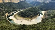 Der &bdquo;Cirque de la Madeleine&ldquo;, die ber&uuml;hmteste Flussschleife der Ard&egrave;che.
