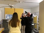 Mit lasergest&uuml;tzter Technologie werden Fettzellen im Muskel aufgesp&uuml;rt: Susanna Hofmann vom Helmholtz Institut arbeitet daf&uuml;r mit Wissenschaftler:innen von der TUM zusammen.